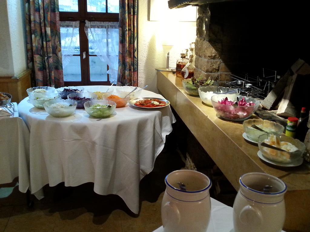 Gasthaus Zur Sonne Aesch  Eksteriør billede