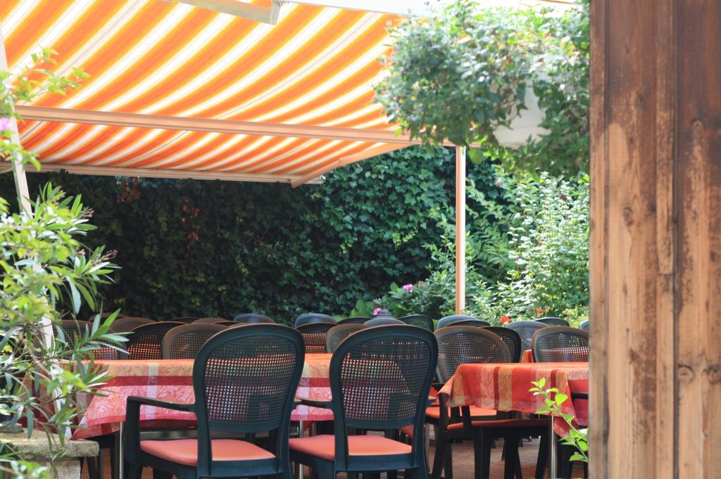 Gasthaus Zur Sonne Aesch  Eksteriør billede